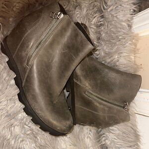 Sorel booties.  Worn only once.  Really trendy and comfortable